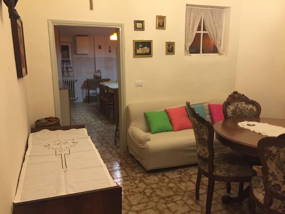 Appartement La Casa Di Luigi à Montevarchi Extérieur photo